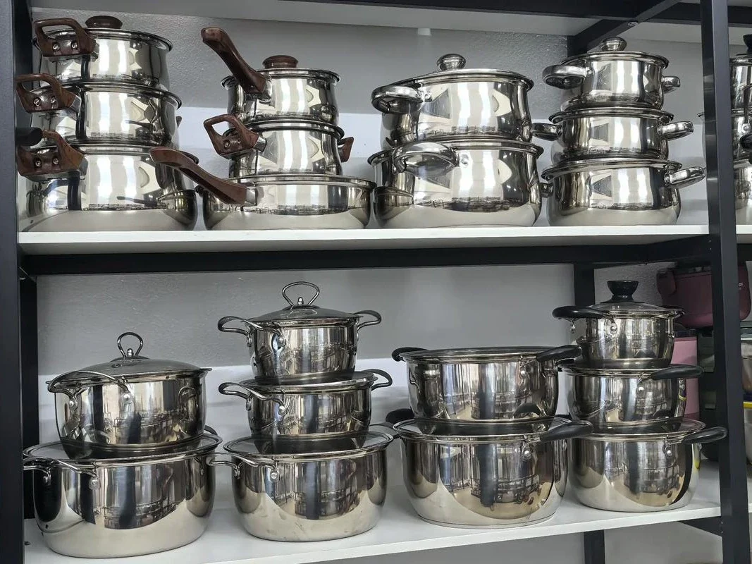 Kitchenware material substrates and food-contact surfaces