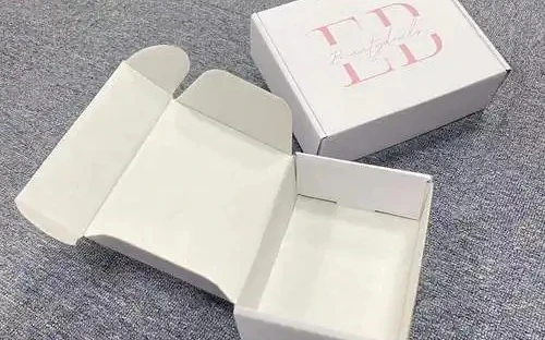 Regular Slotted Carton (RSC) corrugated box style