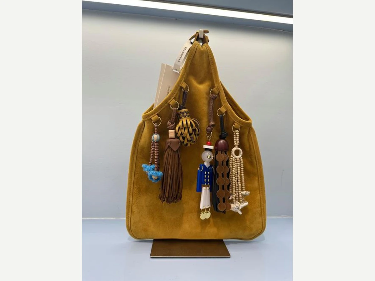Decorative fashion handbag product